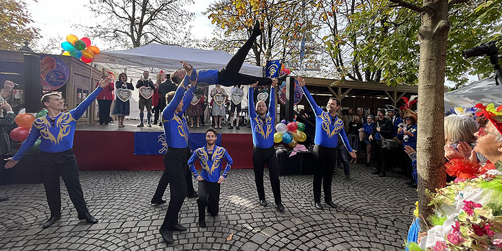 Auftritt Fahnenregiment am 11.11.2022 auf dem Viktualienmarkt  (©Foto: Martin Schmitz)